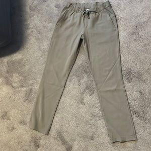 Lululemon on the fly straight leg full length pant